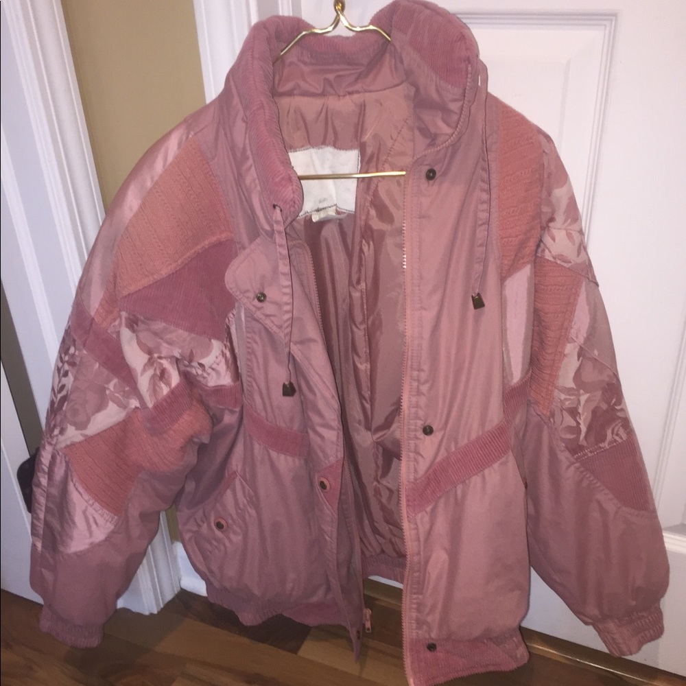 VINTAGE OVERSIZED PINK FLORAL PUFFER COAT🌸